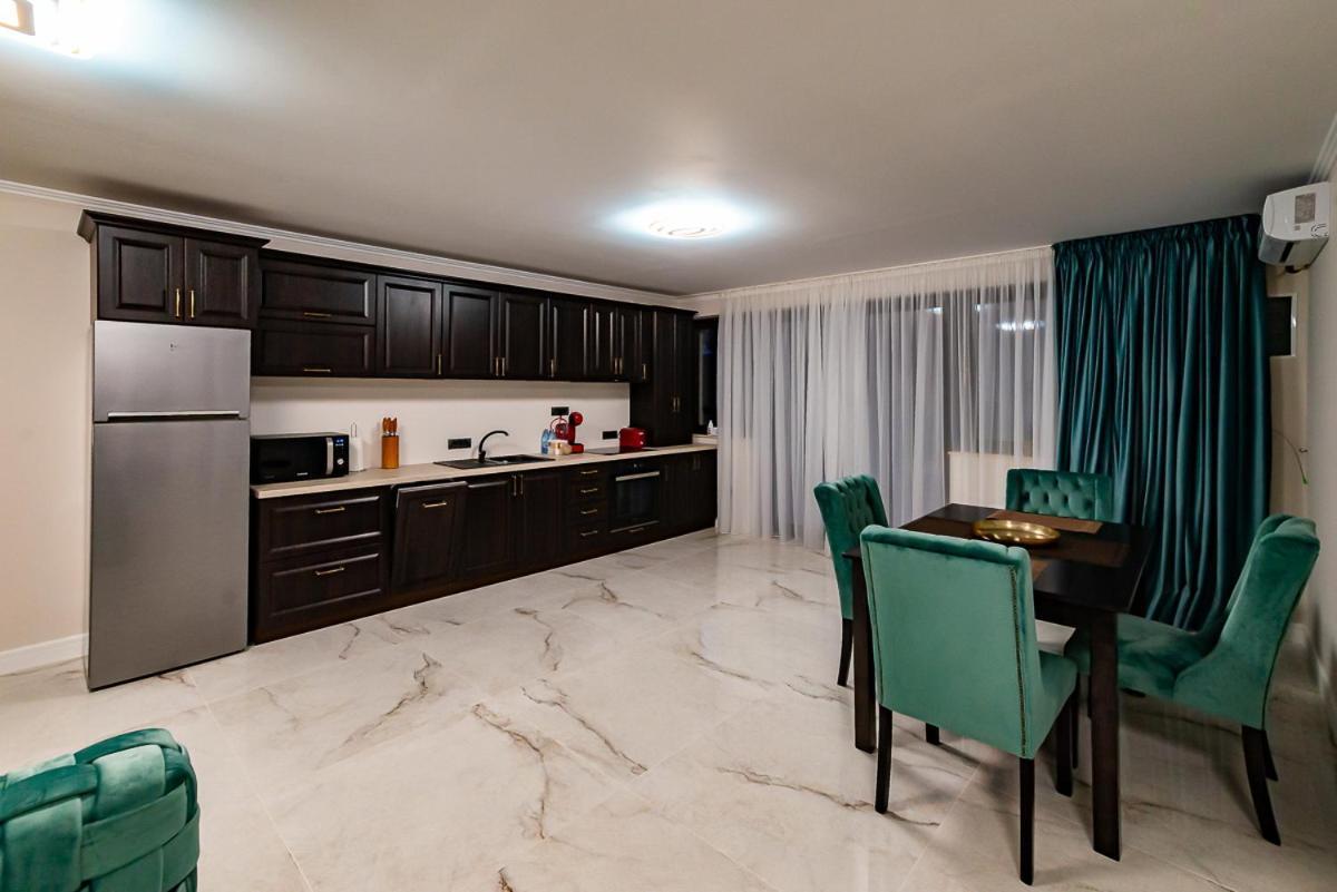 Apartamento Moky Rezident Arad Exterior foto