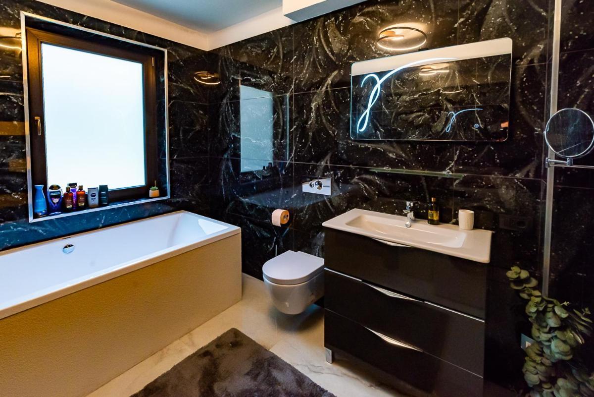 Apartamento Moky Rezident Arad Exterior foto